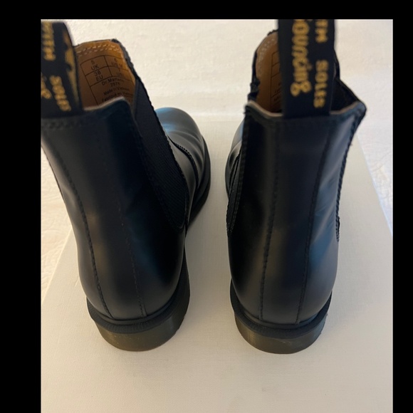 Dr. Martens Smooth Black Leather 2976 Chelsea Boot, Men’s 6 Women’s 7 see descri - Picture 4 of 8